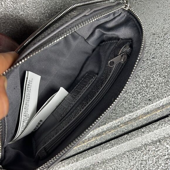 Forever 21 Gray Faux Textured Leather Hard Pouch Clutch Wristlet - Picture 4 of 6